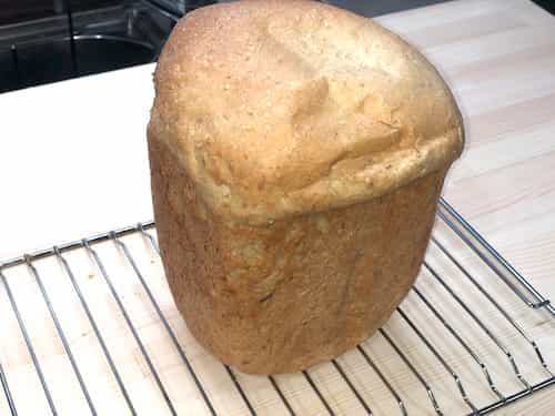 白胡麻の食パン