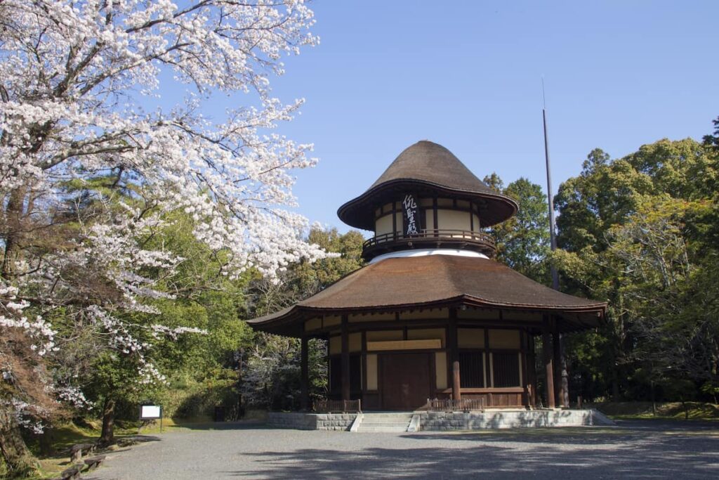 伊賀市にある俳聖殿の外観