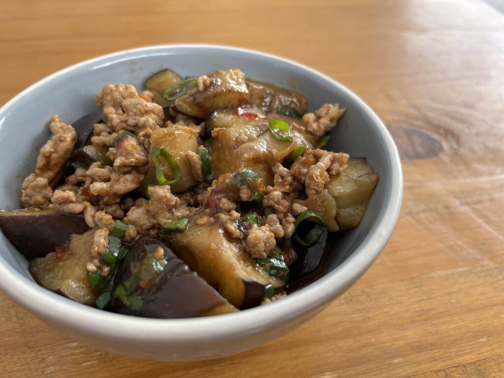 麻婆茄子（マーボーナス）の盛り付け写真｜米茄子とひき肉料理