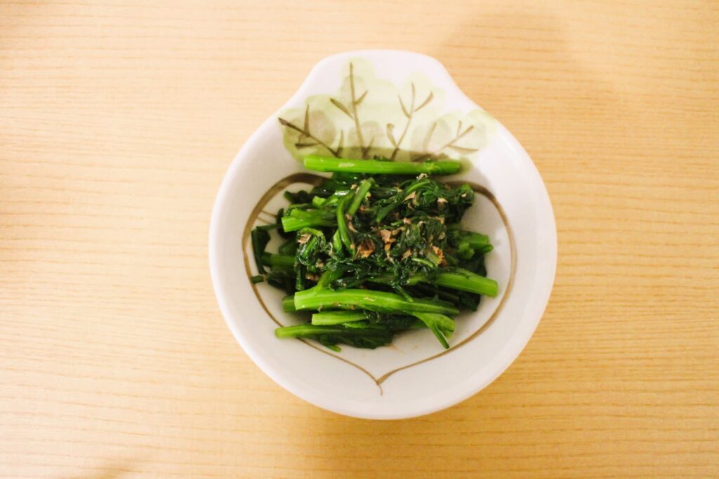 春菊料理を英語で紹介|おひたしやナムルなど
