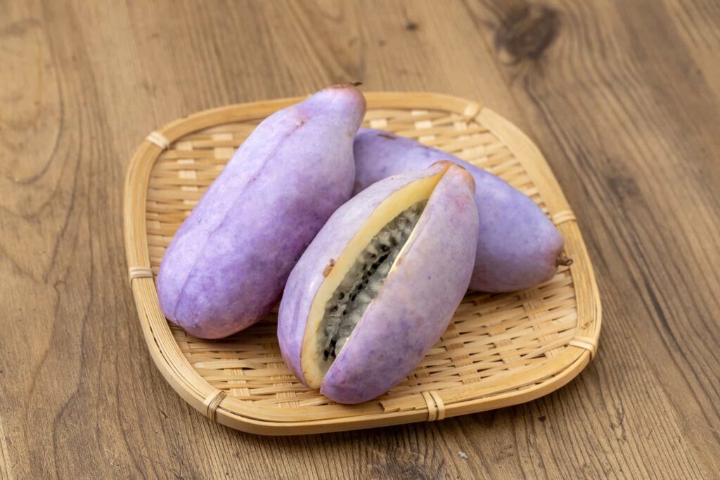 木通の写真。旬や特徴、栄養について解説します