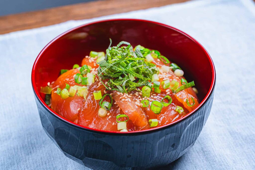 メバチマグロの漬け丼