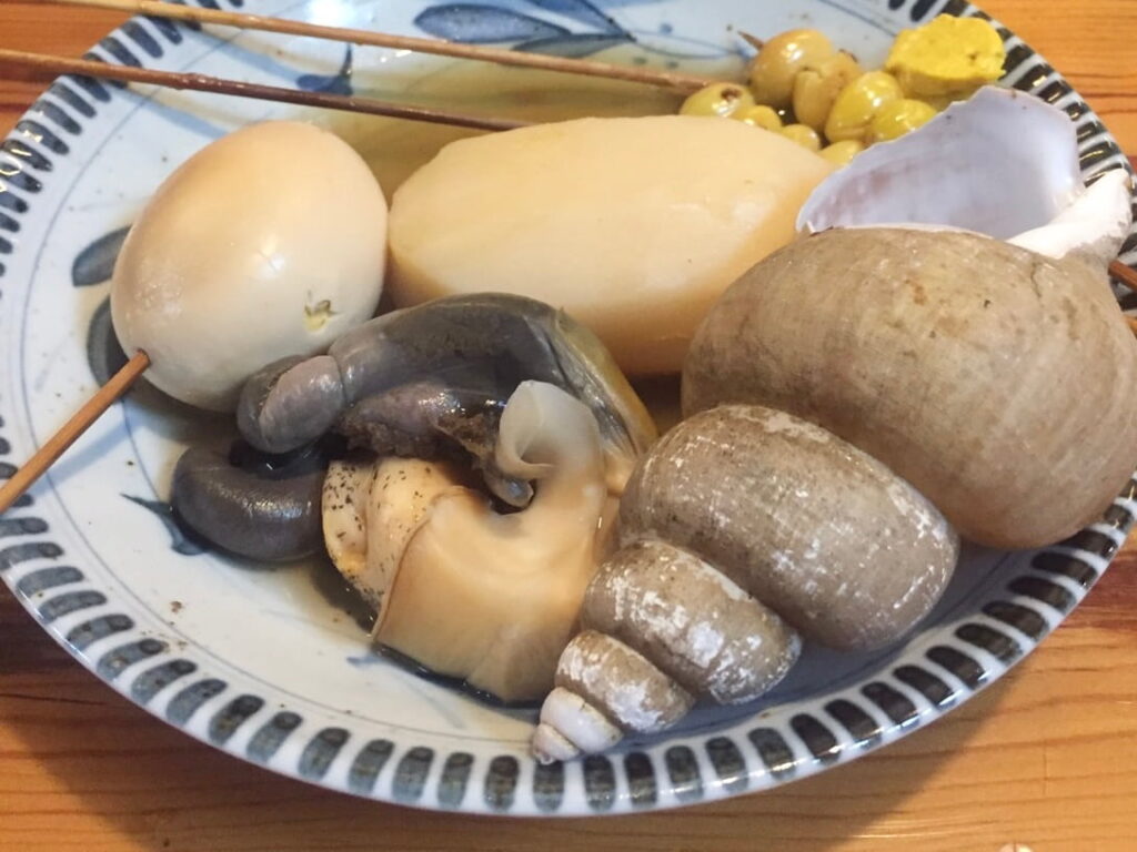 おでんに盛り付けられた白バイガイ