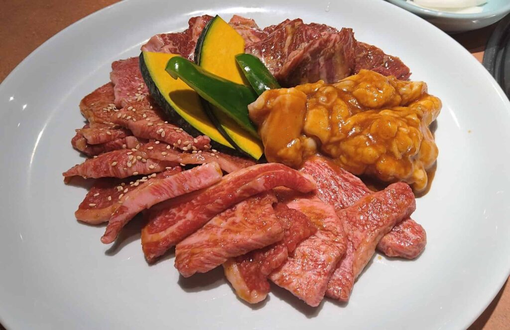 焼肉盛り合わせ｜カルビ・ロース・ハラミなど人気部位