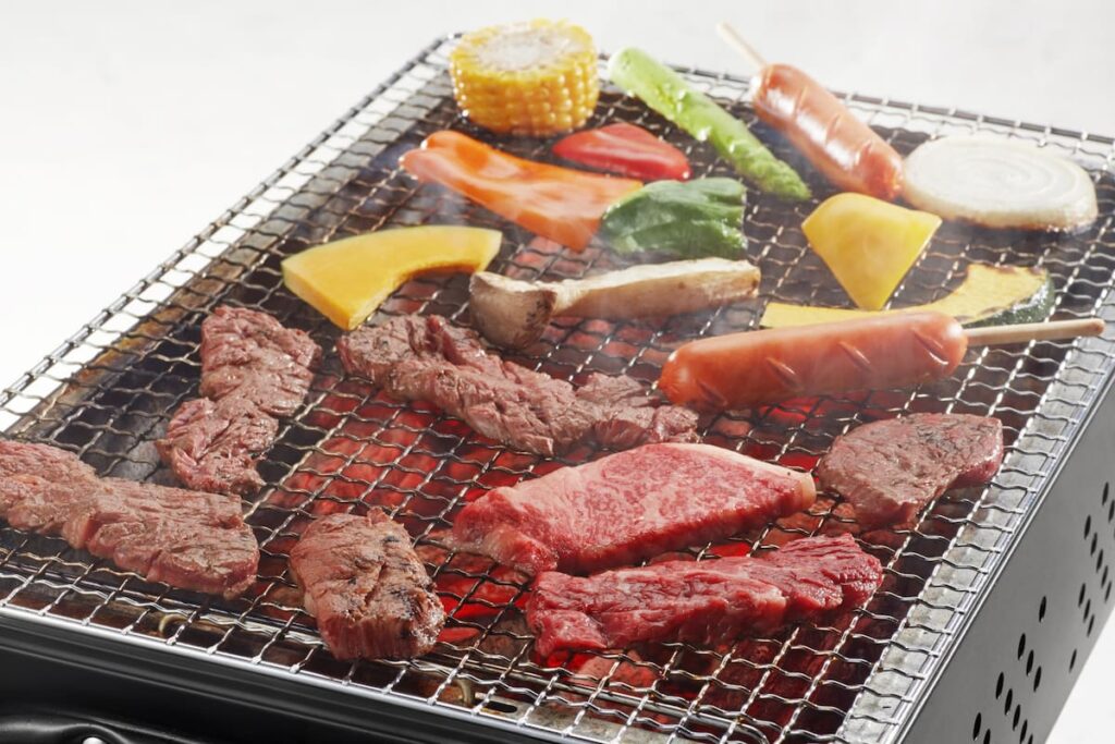 バーベキューで焼くブランド牛の厚切り肉