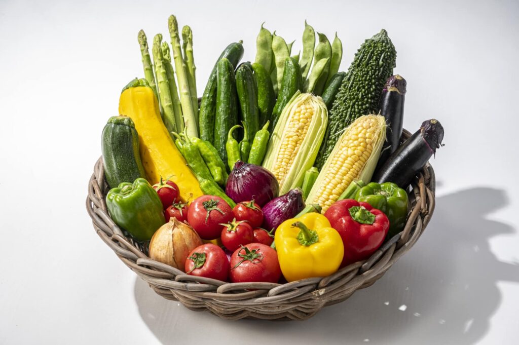 夏野菜の盛り合わせ(トマト・胡瓜・茄子・トウモロコシ・ピーマン・アスパラガス)