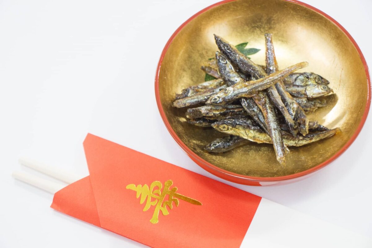 田作り（カタクチイワシの乾物）｜魚介類のカリウム含有量ランキングの代表例（mg/100g）