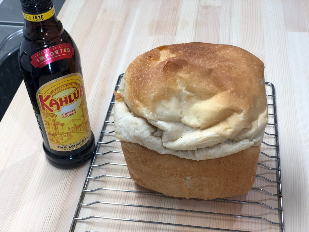 魔法庵の食パンミックスにカルーアを加えて焼いたが膨らみが弱かった例