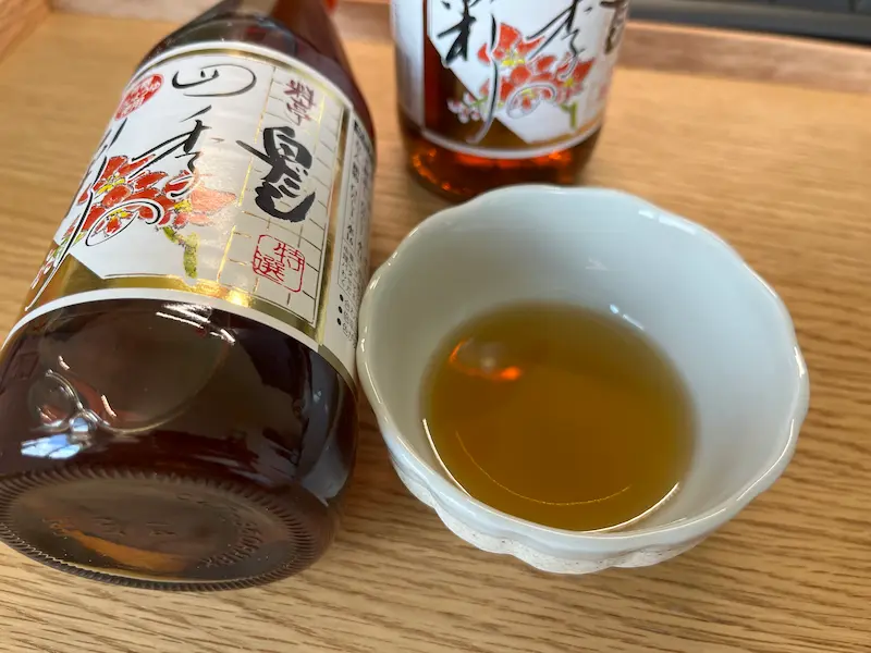七福の白だしの原液を器に入れたところ