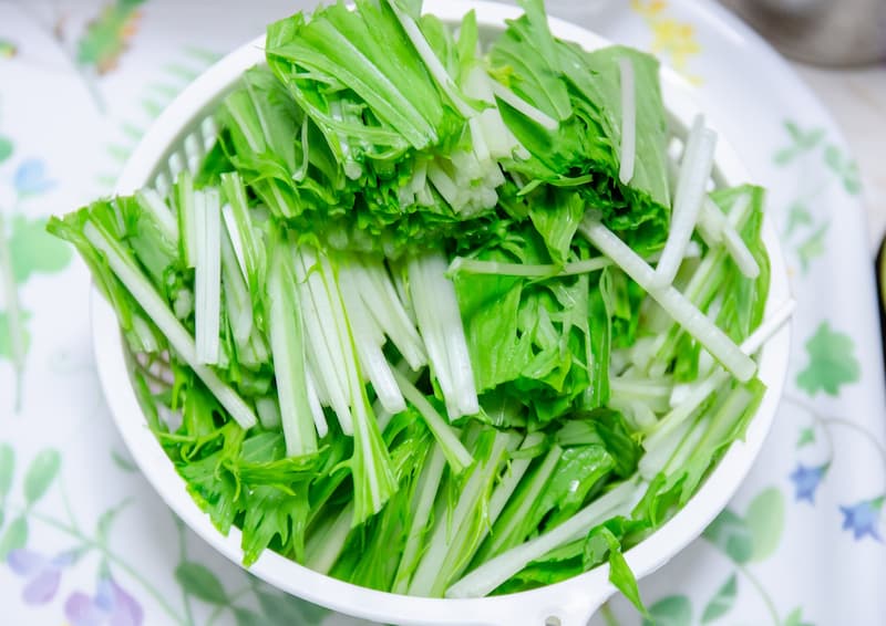 鱧しゃぶの具材「水菜」をカットしたもの
