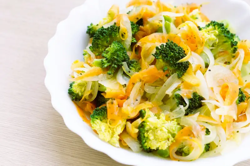 オムライスに合うさっぱりした野菜のマリネ
